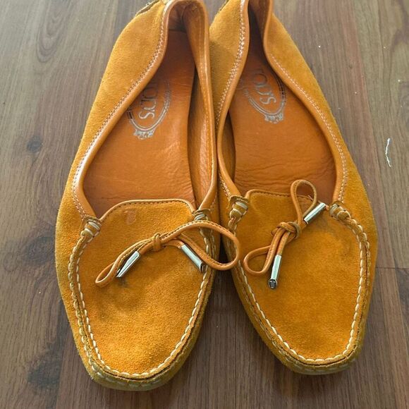 Tod's orange suede classic loafers size 9.5